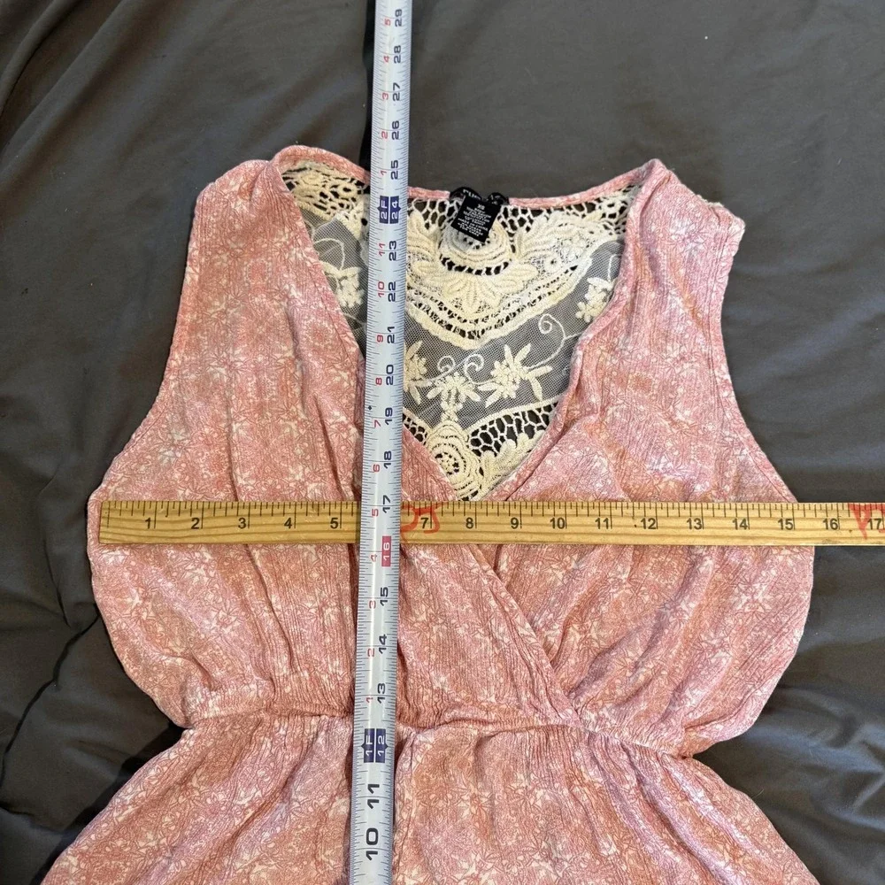 Rue21 Romper Juniors XS Pink Floral Sleeveless V Neck Crochet Back Casual